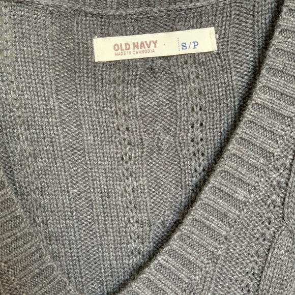 SOLD Old Navy Women’s Cable knit V-Neck Gray Pullover Sweater Top 100% Cotton - Picture 3 of 4